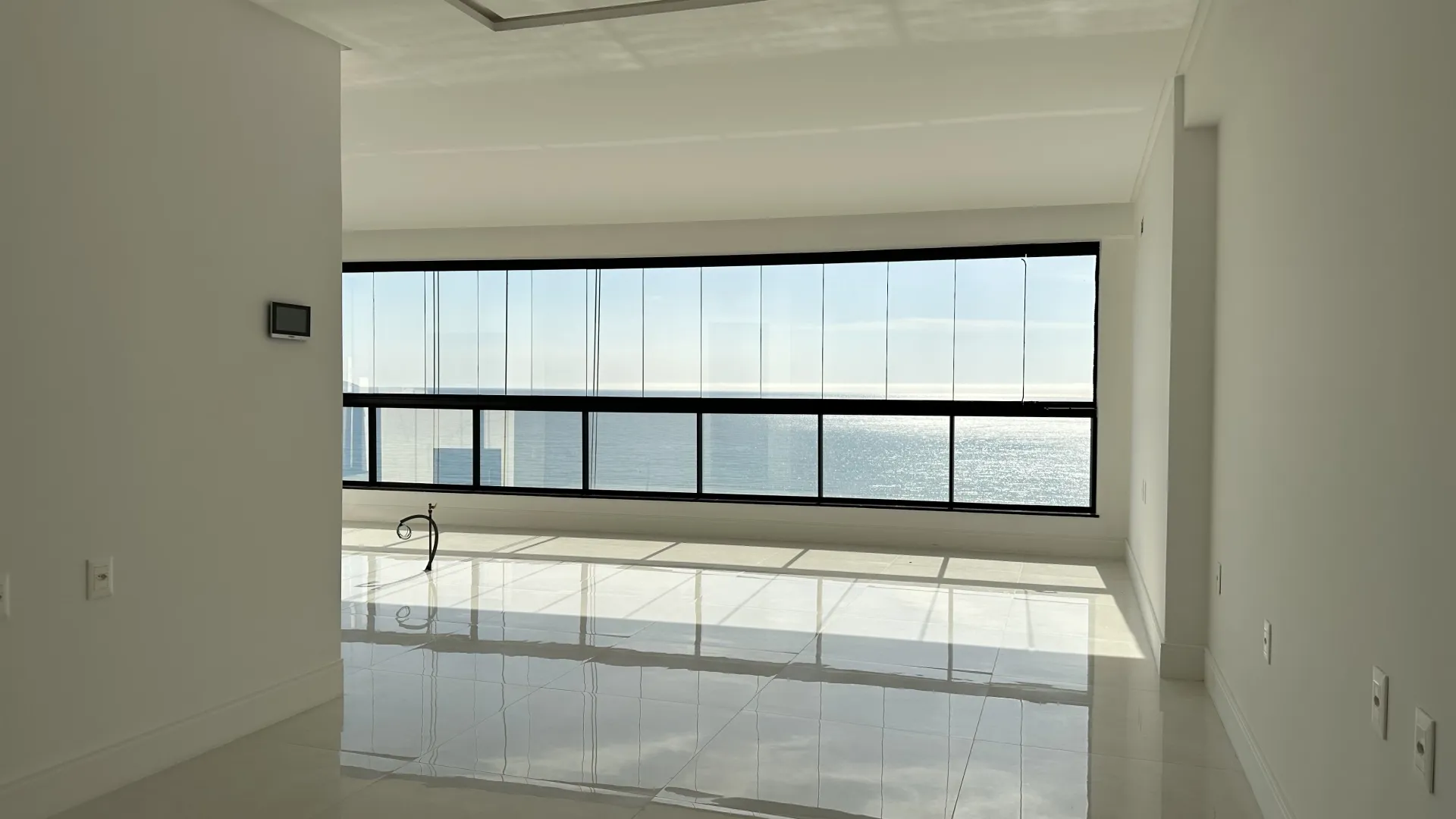 Residencial Torri di Mare | Cobertura, 4 Su&iacute;tes, 3 Vagas e Vista Panor&acirc;mica em Porto Belo Avenida Senador Atílio Fontana Porto Belo - 