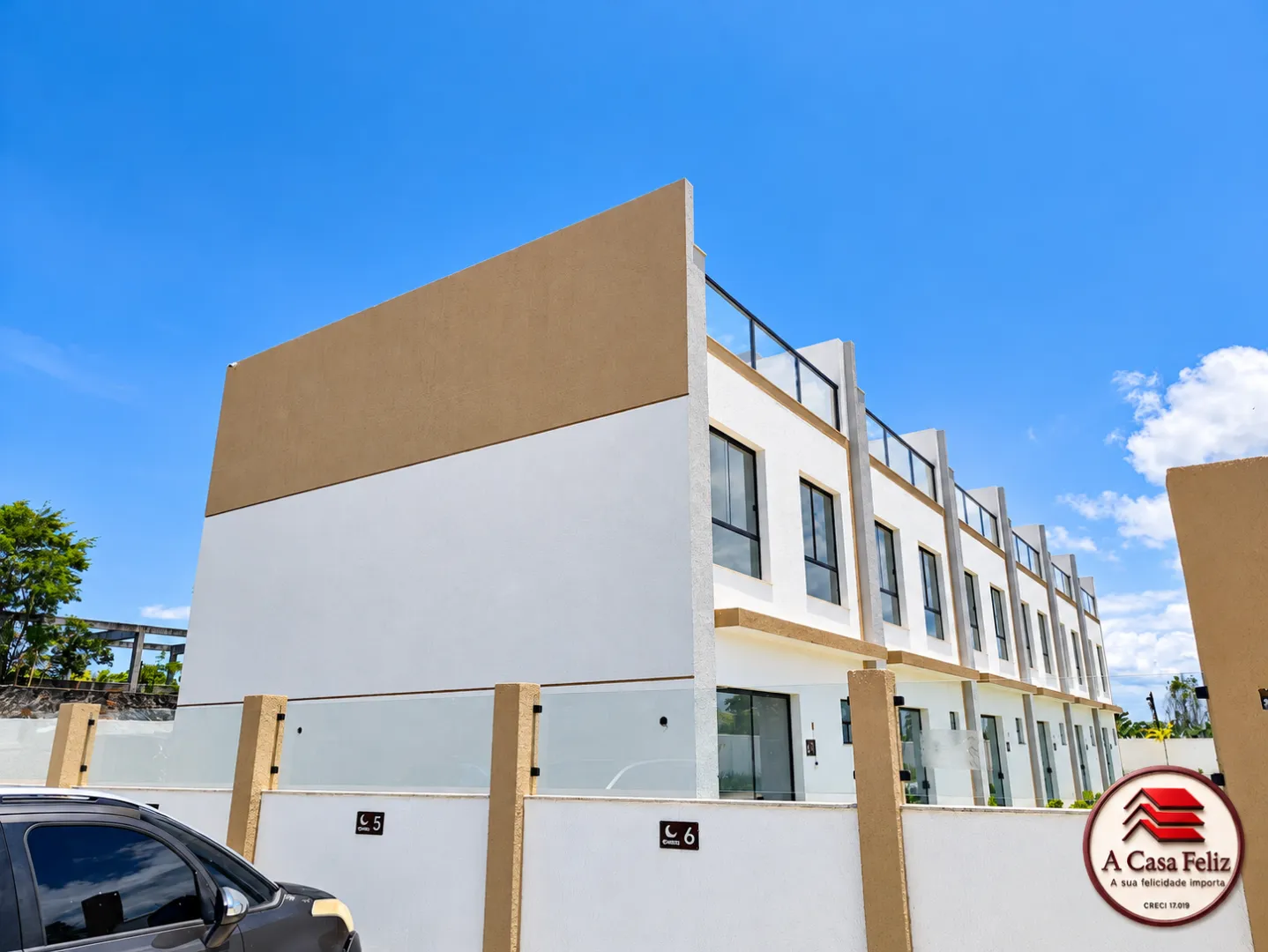 Triplex &aacute; venda  em Abrantes 4/4, 2 vagas Rua do Laço Camaçari - 