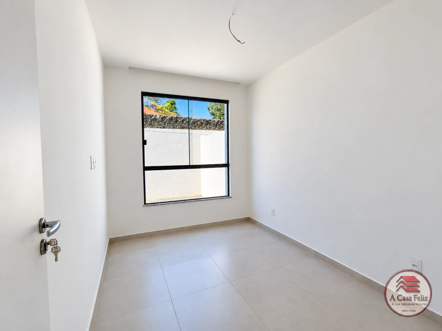 Triplex &aacute; venda  em Abrantes 4/4, 2 vagas Rua do Laço Camaçari - 