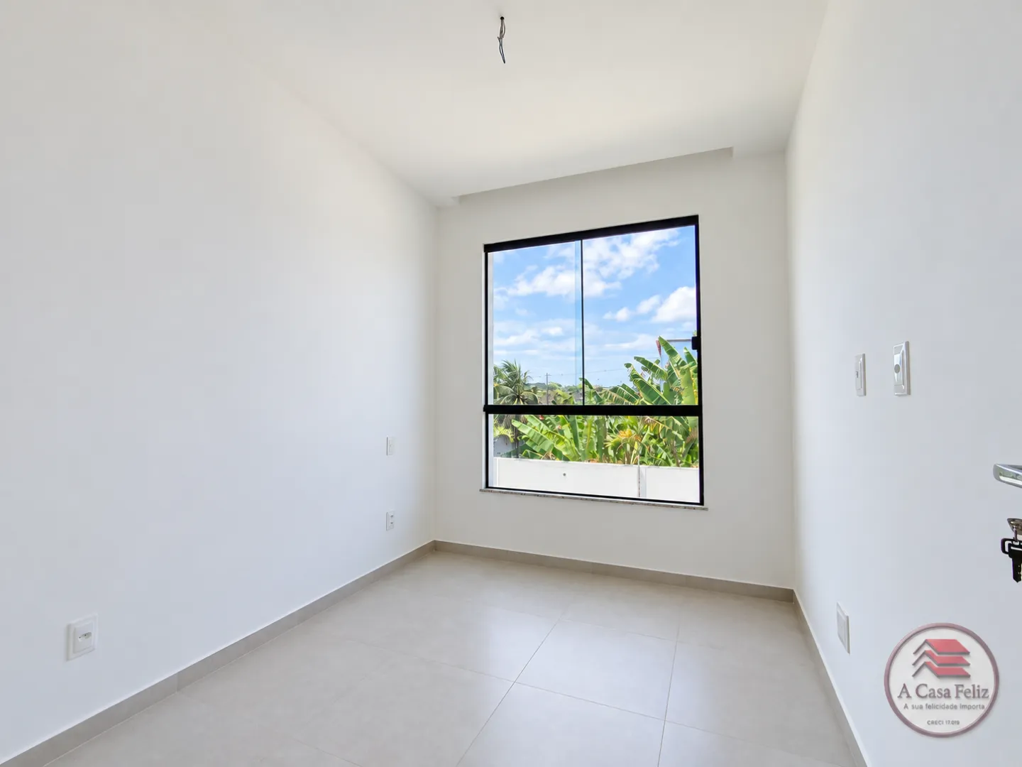 Triplex &aacute; venda  em Abrantes 4/4, 2 vagas Rua do Laço Camaçari - 
