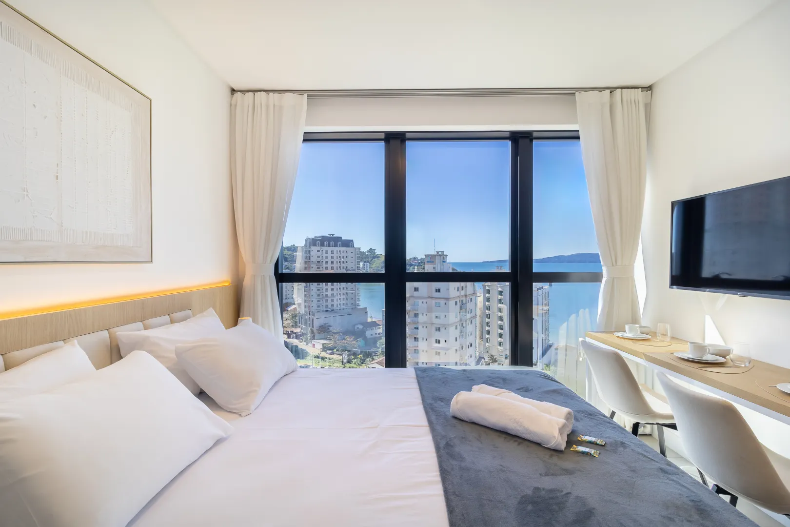 Manhattan Flats &mdash; 2 Studios Mobiliados com Vista Mar | Flat 1307, Centro, Itapema Rua 123-B Itapema - 