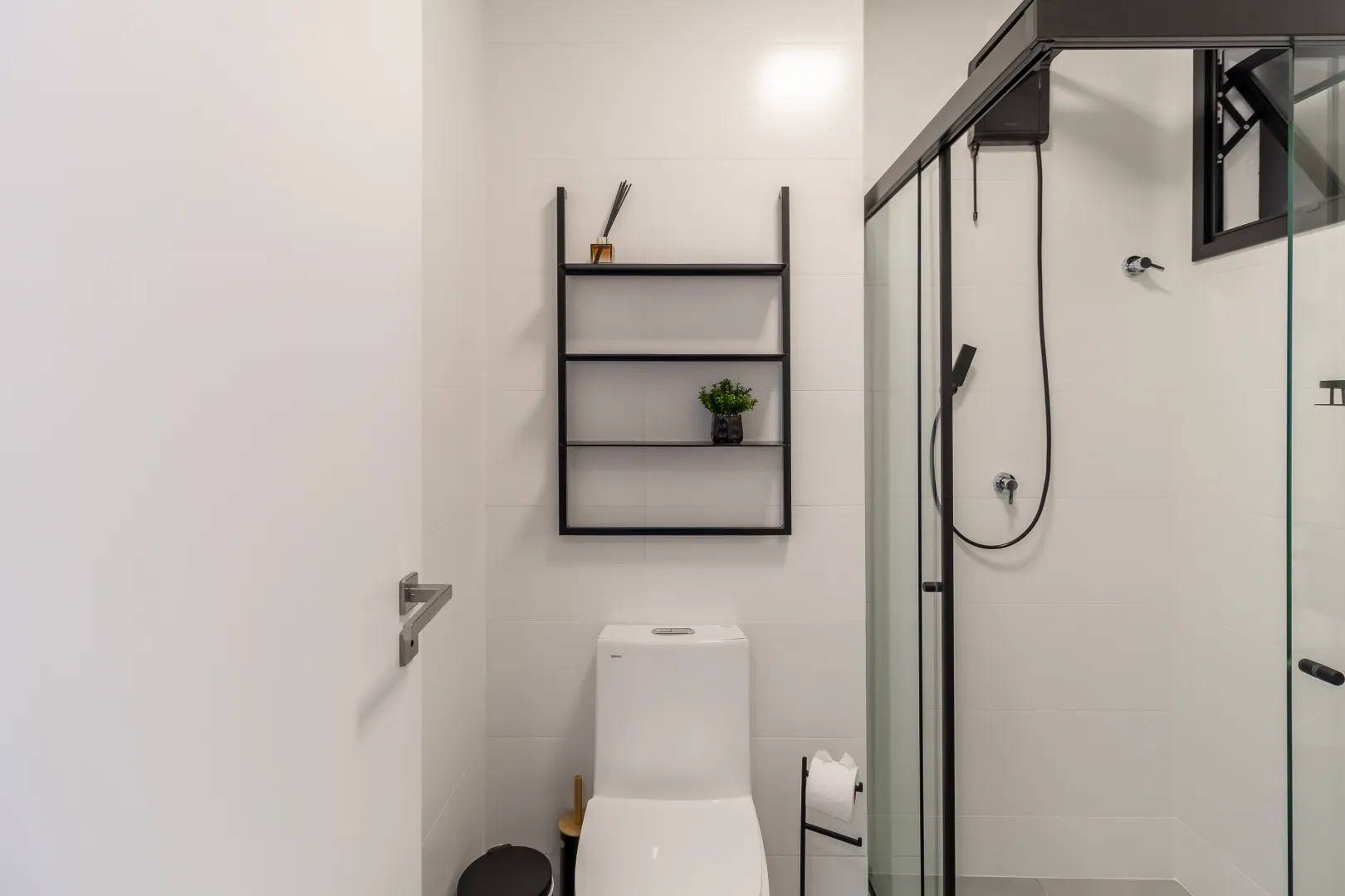 Manhattan Flats &mdash; 2 Studios Mobiliados com Vista Mar | Flat 1307, Centro, Itapema Rua 123-B Itapema - 