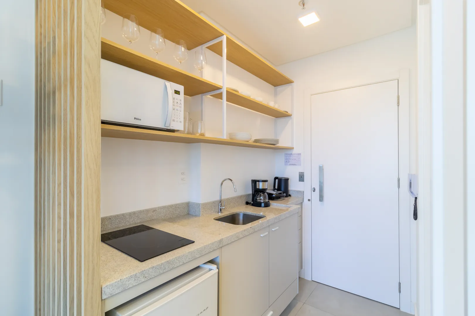 Manhattan Flats &mdash; 2 Studios Mobiliados com Vista Mar | Flat 1307, Centro, Itapema Rua 123-B Itapema - 