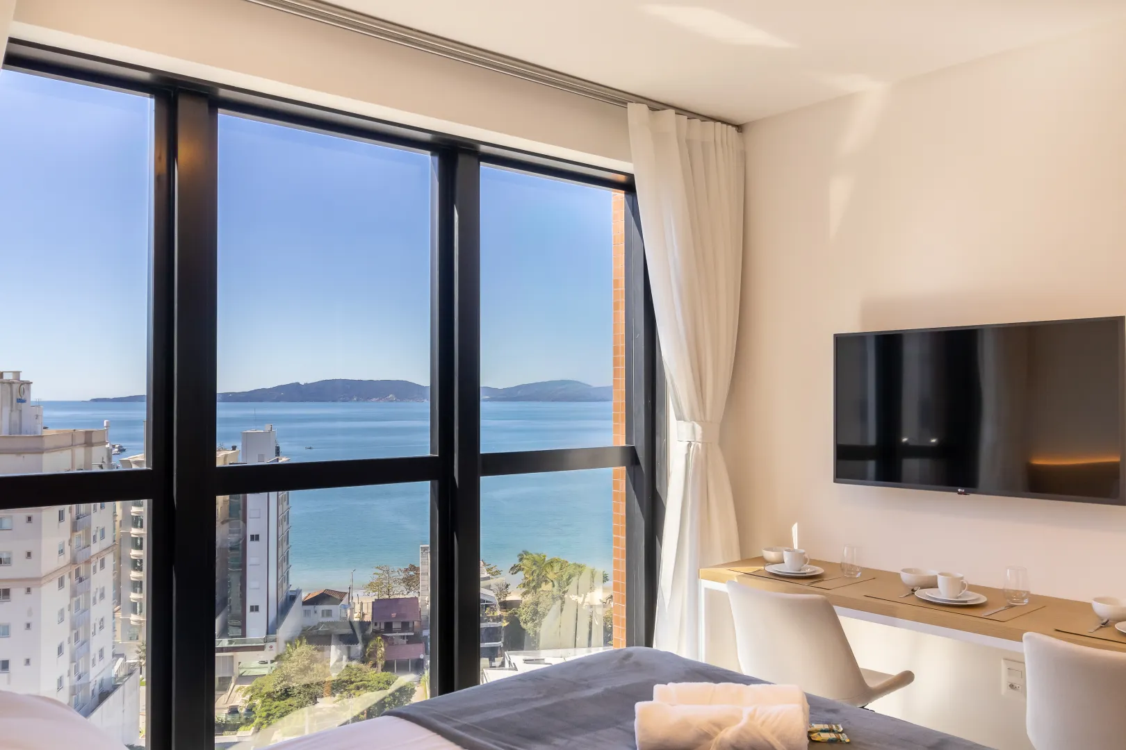 Manhattan Flats &mdash; 2 Studios Mobiliados com Vista Mar | Flat 1307, Centro, Itapema Rua 123-B Itapema - 