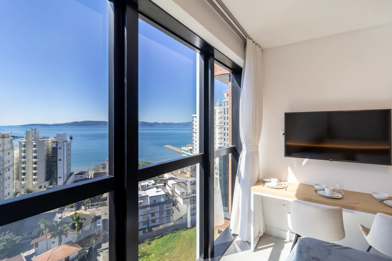 Manhattan Flats &mdash; 2 Studios Mobiliados com Vista Mar | Flat 1307, Centro, Itapema Rua 123-B Itapema - 