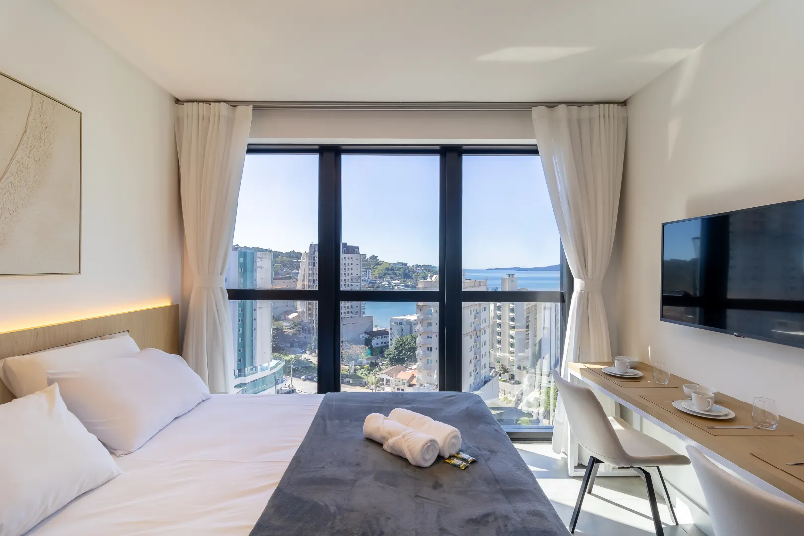 Manhattan Flats &mdash; 2 Studios Mobiliados com Vista Mar | Flat 1307, Centro, Itapema Rua 123-B Itapema - 
