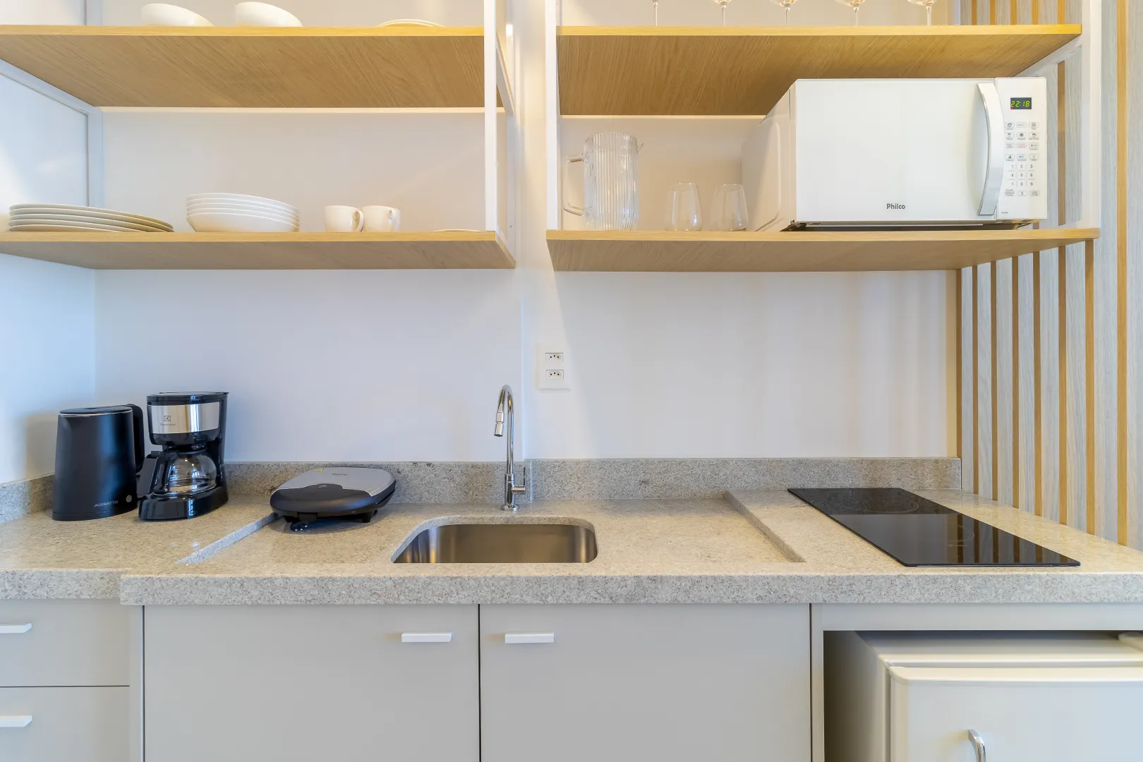 Manhattan Flats &mdash; 2 Studios Mobiliados com Vista Mar | Flat 1307, Centro, Itapema Rua 123-B Itapema - 