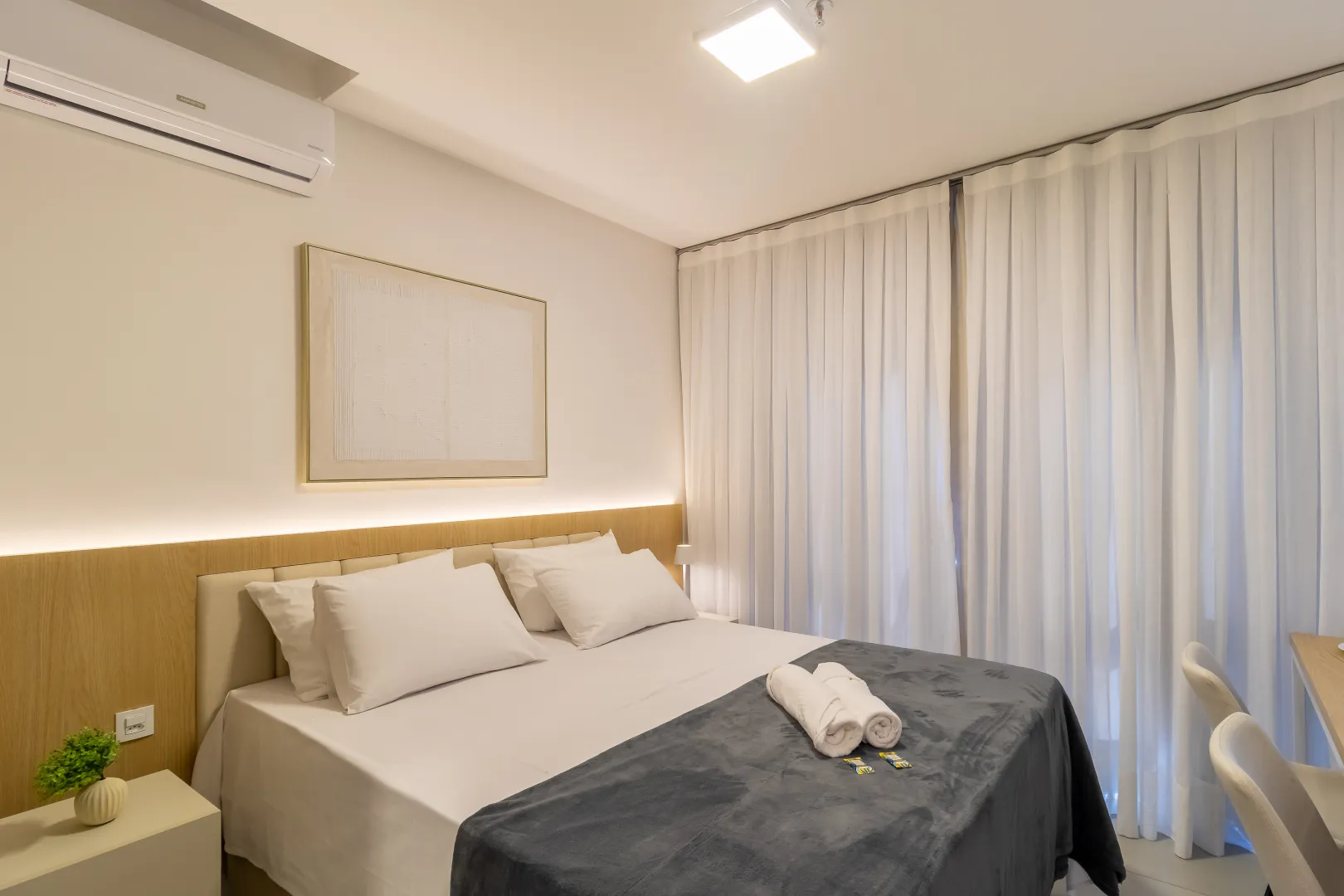 Manhattan Flats &mdash; 2 Studios Mobiliados com Vista Mar | Flat 1307, Centro, Itapema Rua 123-B Itapema - 