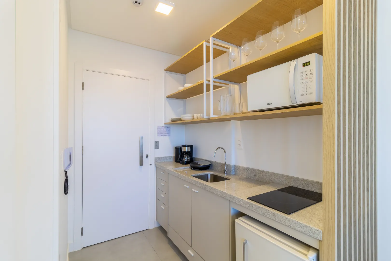 Manhattan Flats &mdash; 2 Studios Mobiliados com Vista Mar | Flat 1307, Centro, Itapema Rua 123-B Itapema - 