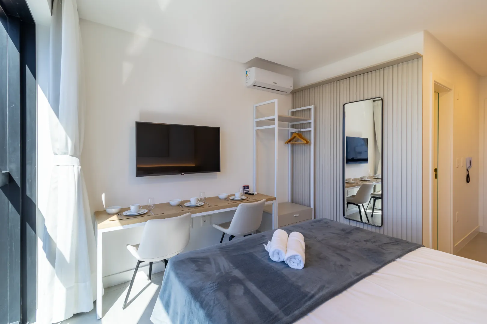 Manhattan Flats &mdash; 2 Studios Mobiliados com Vista Mar | Flat 1307, Centro, Itapema Rua 123-B Itapema - 