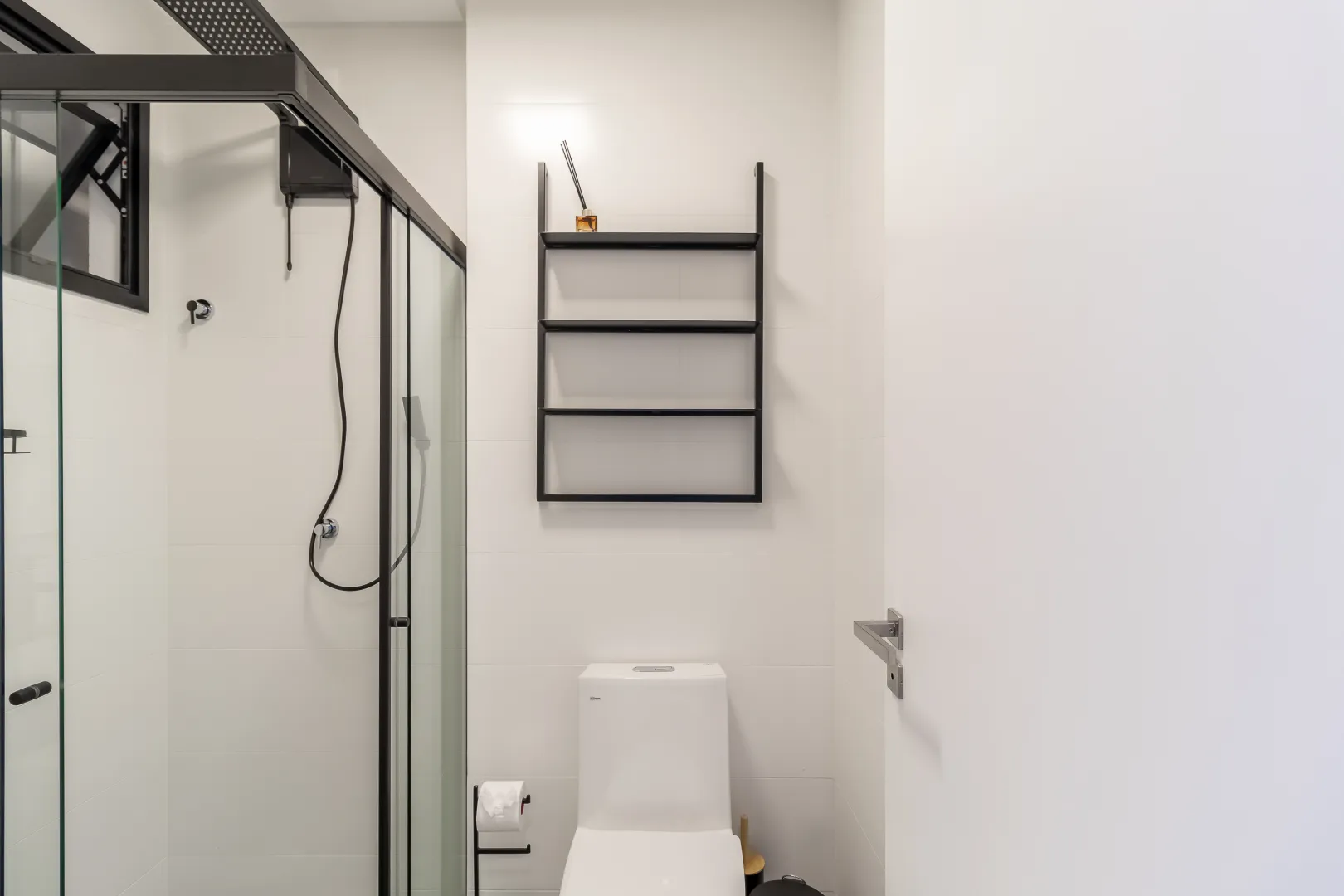 Manhattan Flats &mdash; 2 Studios Mobiliados com Vista Mar | Flat 1307, Centro, Itapema Rua 123-B Itapema - 