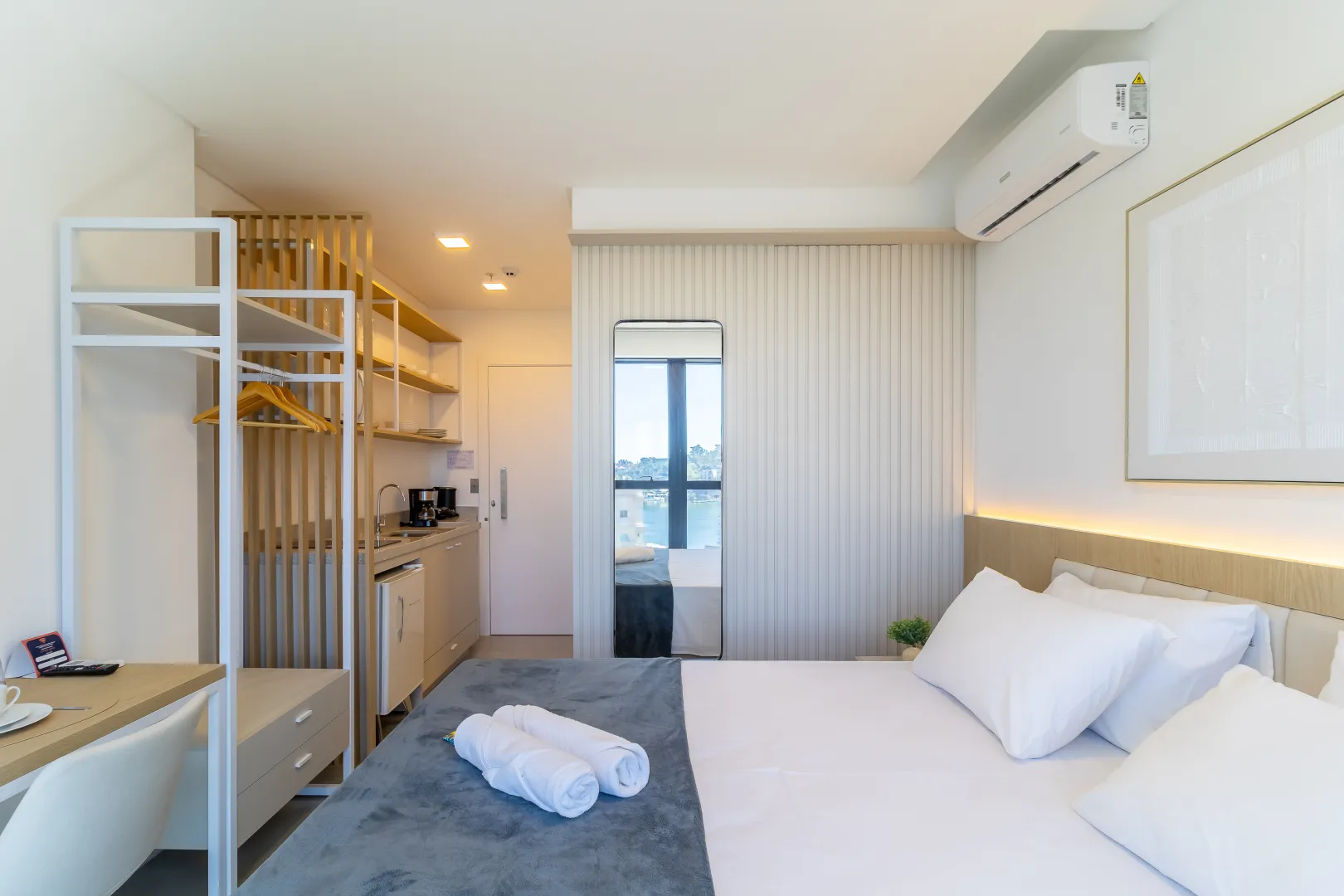 Manhattan Flats &mdash; 2 Studios Mobiliados com Vista Mar | Flat 1307, Centro, Itapema Rua 123-B Itapema - 