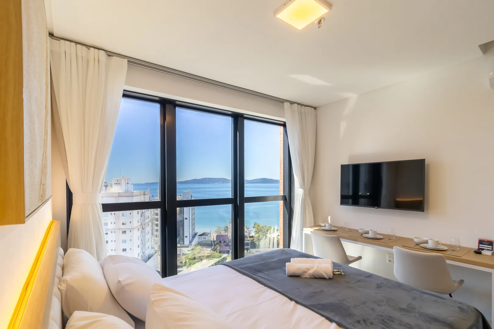 Manhattan Flats &mdash; 2 Studios Mobiliados com Vista Mar | Flat 1307, Centro, Itapema Rua 123-B Itapema - 
