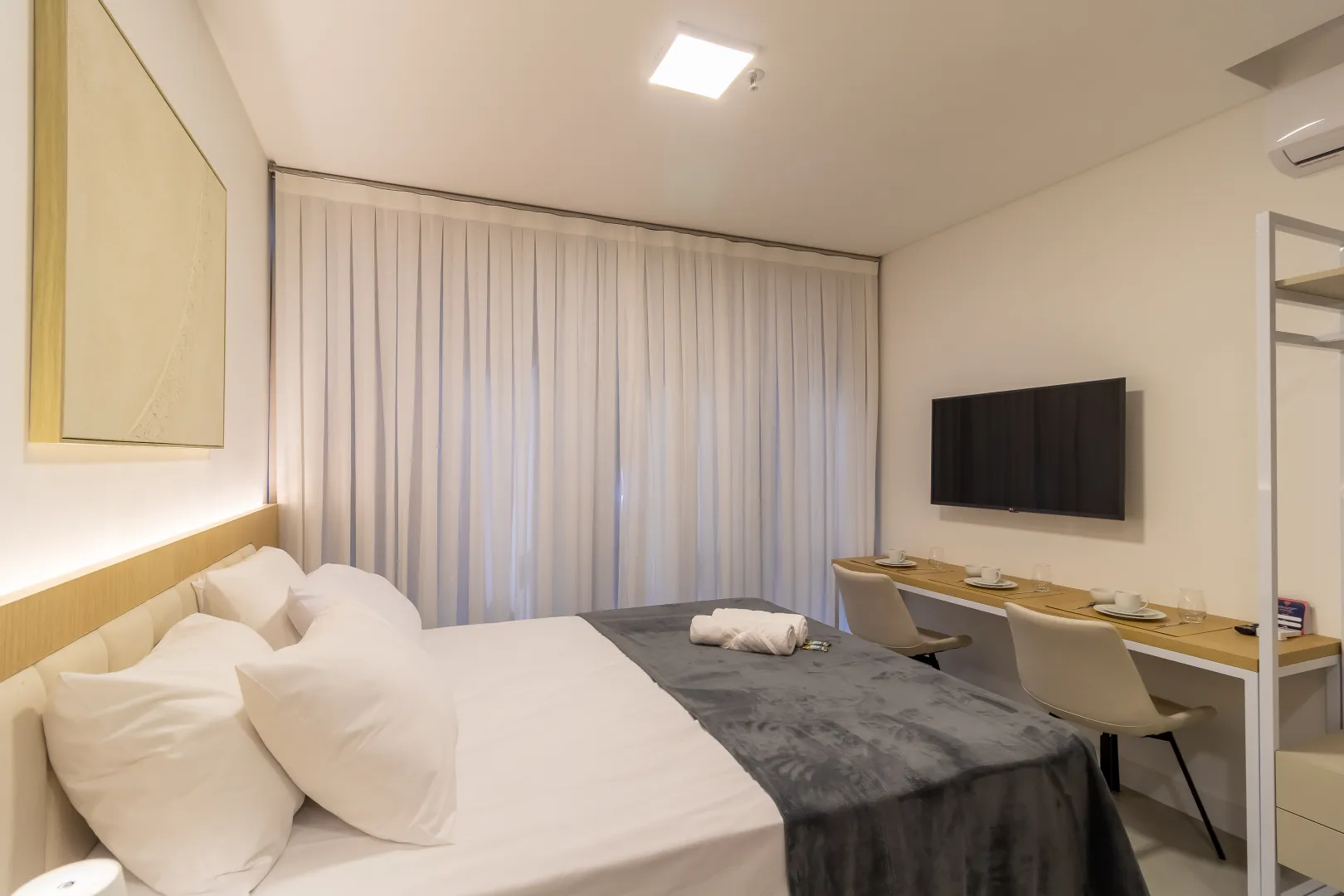 Manhattan Flats &mdash; 2 Studios Mobiliados com Vista Mar | Flat 1307, Centro, Itapema Rua 123-B Itapema - 