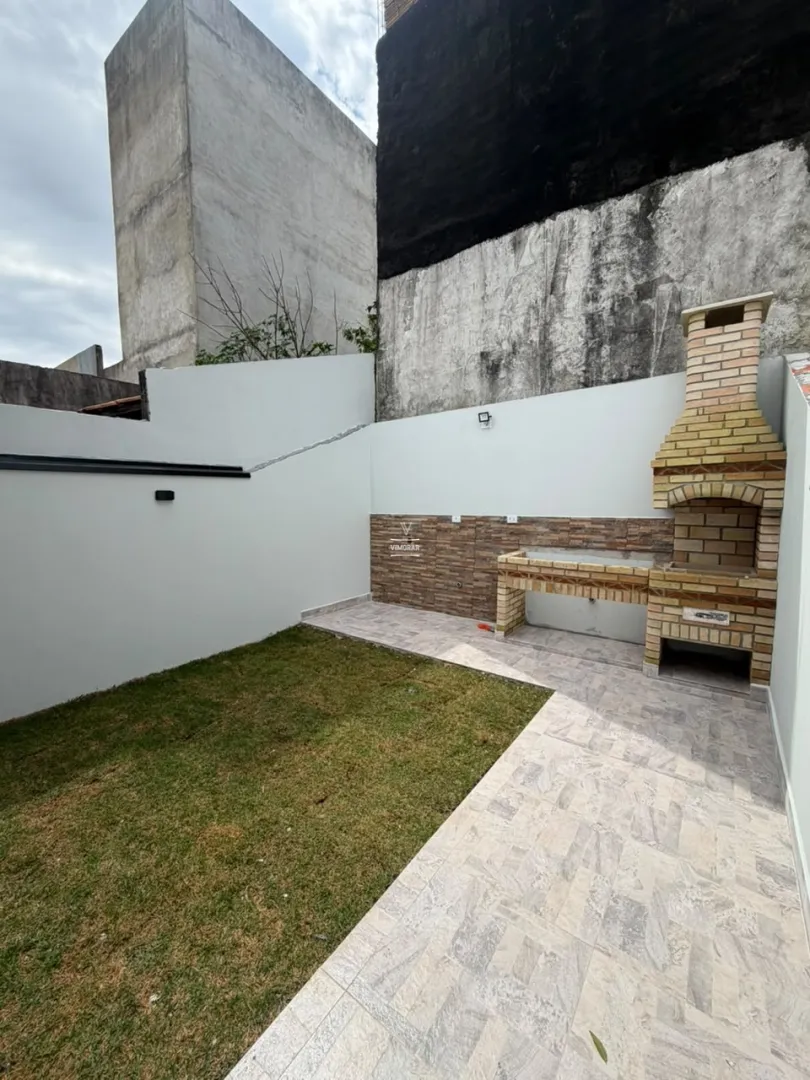 Sobrado 3 dormit&oacute;rios sendo 1 su&iacute;te + 3 vagas de garagem  Itaquaquecetuba - 