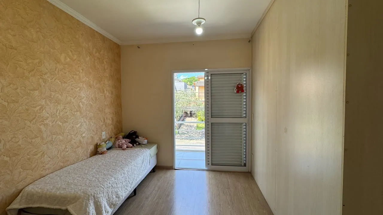 Sobrado 4 su&iacute;tes + 4 vagas de garagem  Arujá - 