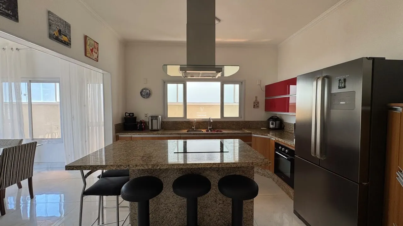 Sobrado 4 su&iacute;tes + 4 vagas de garagem  Arujá - 