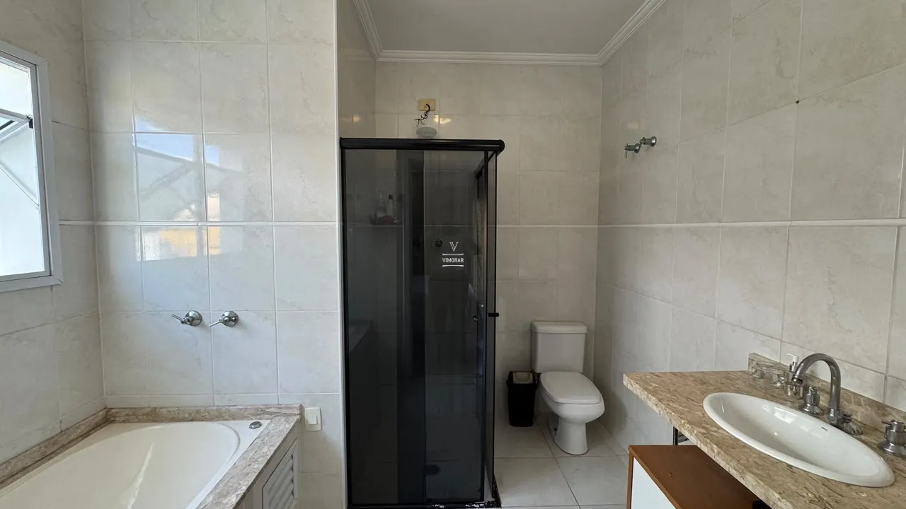 Sobrado 4 su&iacute;tes + 4 vagas de garagem  Arujá - 