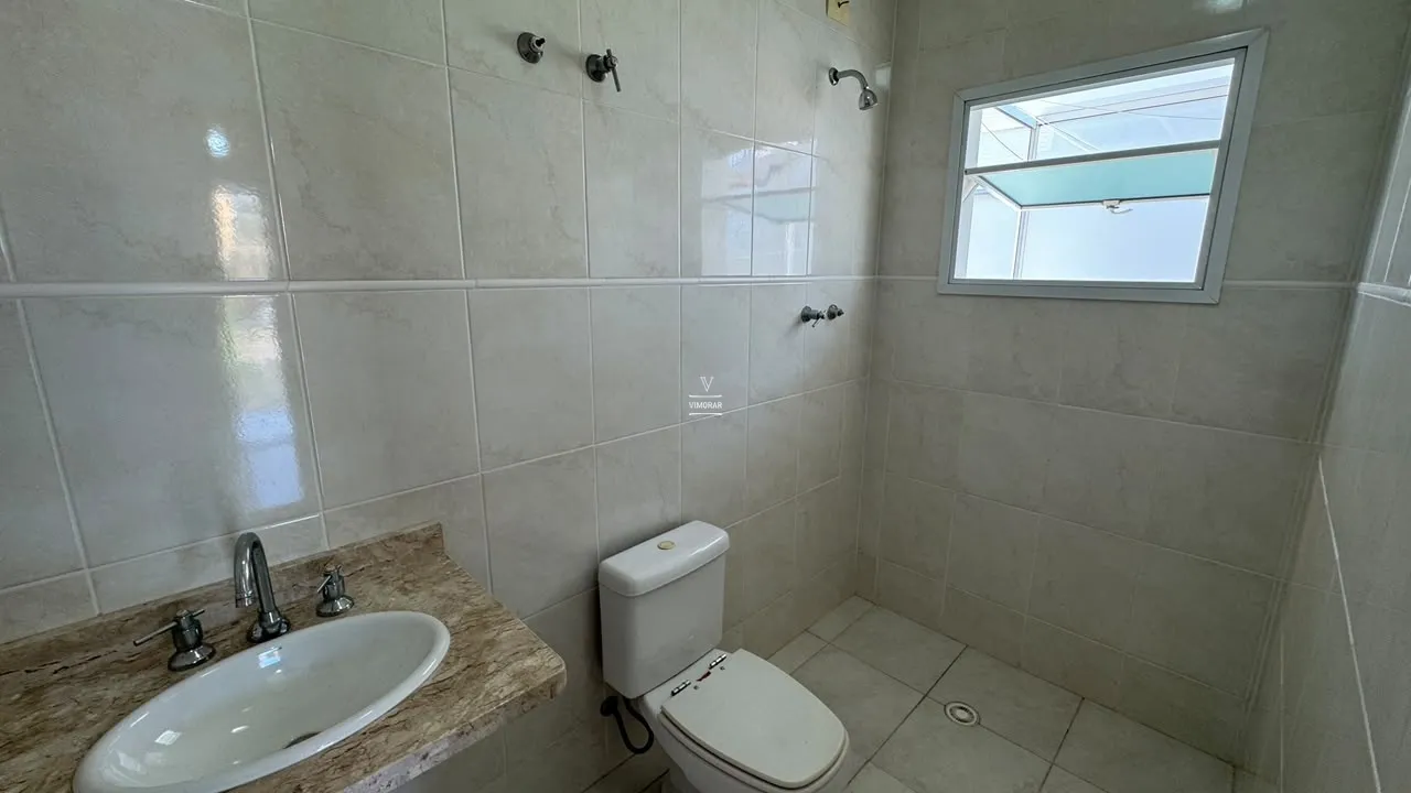 Sobrado 4 su&iacute;tes + 4 vagas de garagem  Arujá - 
