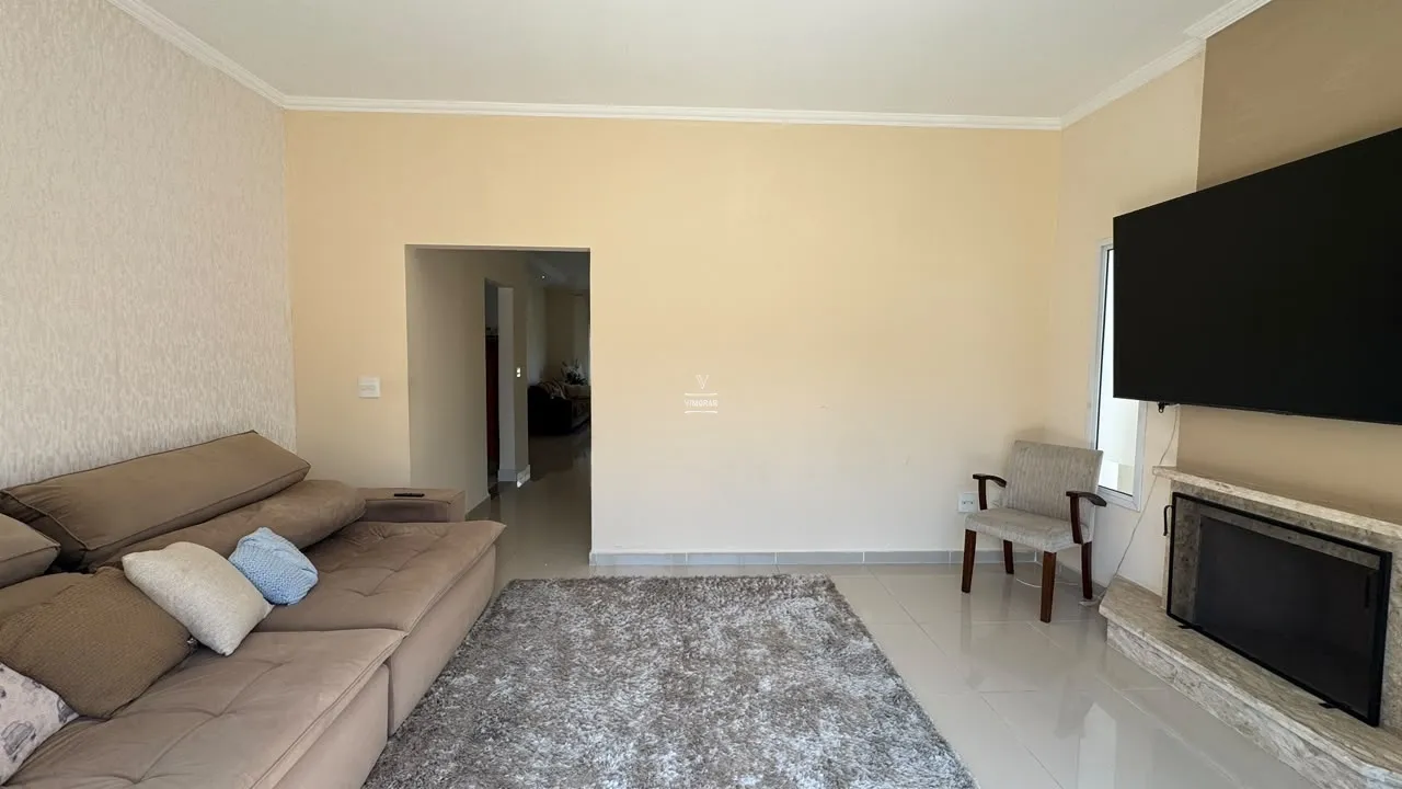 Sobrado 4 su&iacute;tes + 4 vagas de garagem  Arujá - 