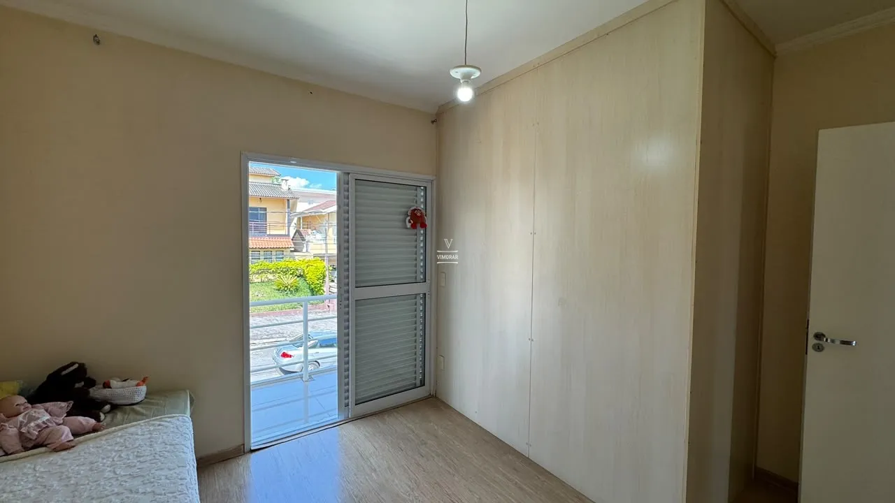 Sobrado 4 su&iacute;tes + 4 vagas de garagem  Arujá - 