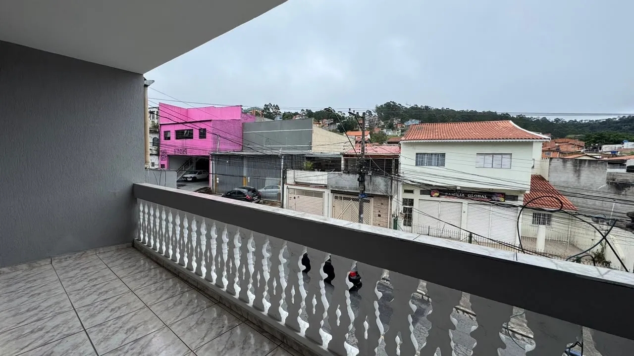 Sobrado 3 dormit&oacute;rios sendo 1 su&iacute;te + 3 vagas de garagem  Guarulhos - 