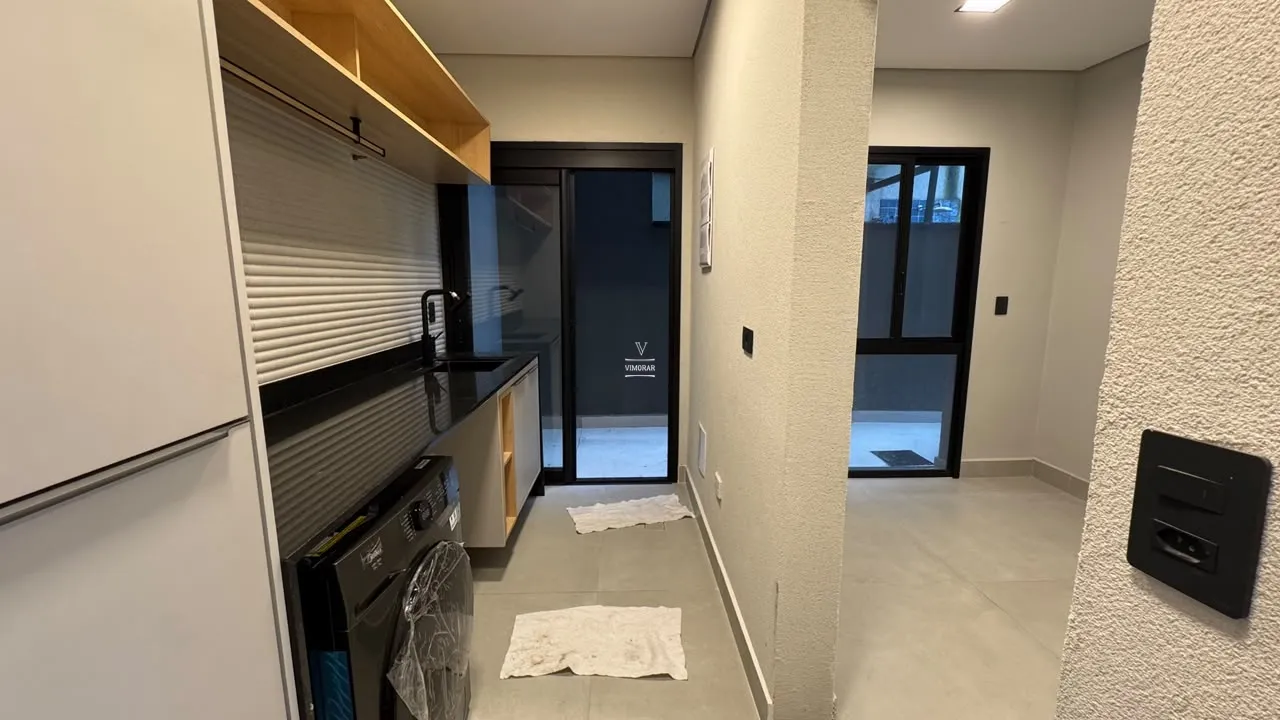 Sobrado em condom&iacute;nio 4 su&iacute;tes + 6 vagas de garagem  Arujá - 