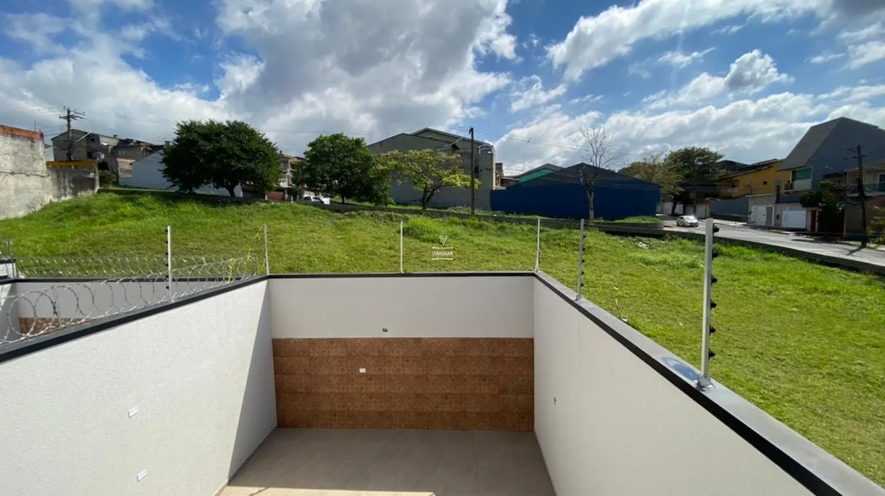 Sobrado 3 dormit&oacute;rios sendo 1 su&iacute;te + 2 vagas de garagem  Guarulhos - 