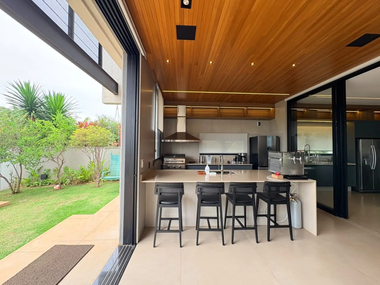 Casa &agrave; Venda Condom&iacute;nio Alphaville 3, 382,45m&sup2;, 4 Su&iacute;tes, Ribeir&atilde;o Preto/SP Rua Doutor Paulo Roberto Carlucci Ribeirão Preto - 