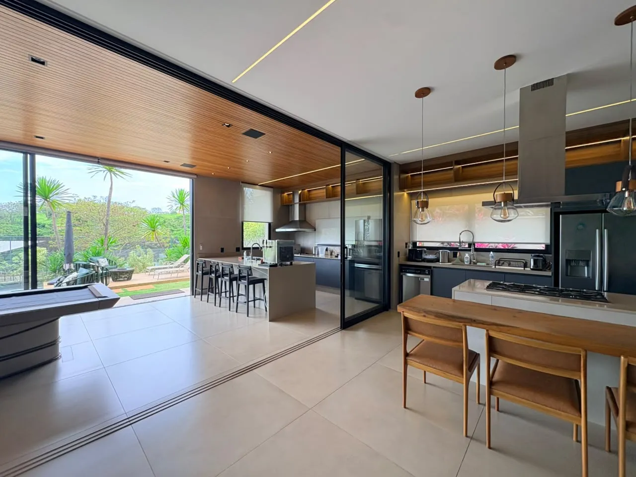 Casa &agrave; Venda Condom&iacute;nio Alphaville 3, 382,45m&sup2;, 4 Su&iacute;tes, Ribeir&atilde;o Preto/SP Rua Doutor Paulo Roberto Carlucci Ribeirão Preto - 