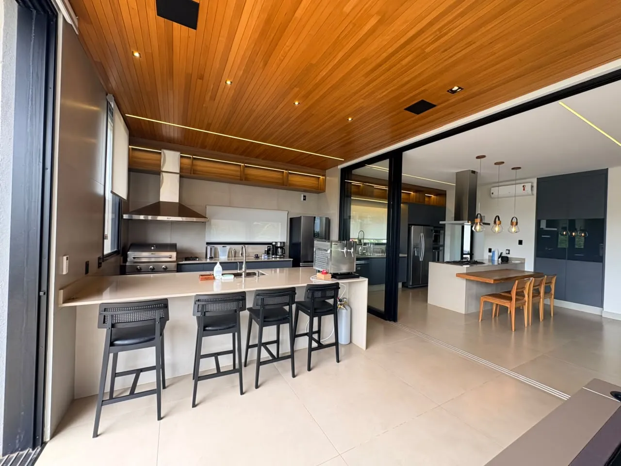 Casa &agrave; Venda Condom&iacute;nio Alphaville 3, 382,45m&sup2;, 4 Su&iacute;tes, Ribeir&atilde;o Preto/SP Rua Doutor Paulo Roberto Carlucci Ribeirão Preto - 