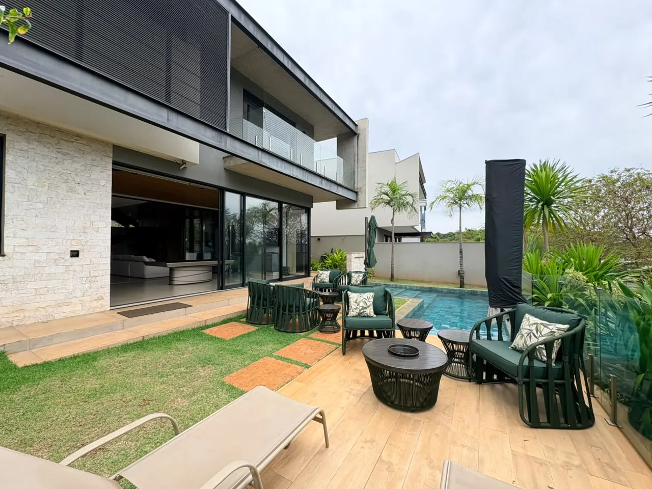 Casa &agrave; Venda Condom&iacute;nio Alphaville 3, 382,45m&sup2;, 4 Su&iacute;tes, Ribeir&atilde;o Preto/SP Rua Doutor Paulo Roberto Carlucci Ribeirão Preto - 