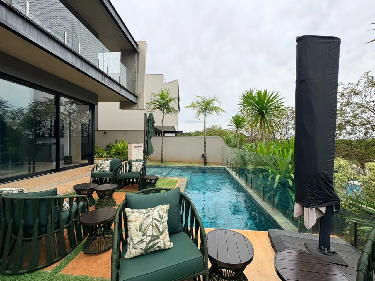Casa &agrave; Venda Condom&iacute;nio Alphaville 3, 382,45m&sup2;, 4 Su&iacute;tes, Ribeir&atilde;o Preto/SP Rua Doutor Paulo Roberto Carlucci Ribeirão Preto - 