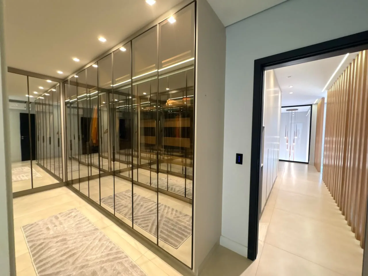 Casa &agrave; Venda Condom&iacute;nio Alphaville 3, 382,45m&sup2;, 4 Su&iacute;tes, Ribeir&atilde;o Preto/SP Rua Doutor Paulo Roberto Carlucci Ribeirão Preto - 
