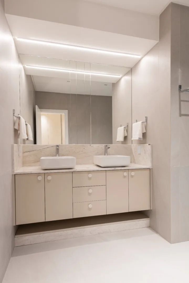 Cosmopolitan Residence &mdash; Unidade 801 | 151,16 m&sup2; e Alto Padr&atilde;o em Meia Praia, Itapema Rua 290 Itapema - 