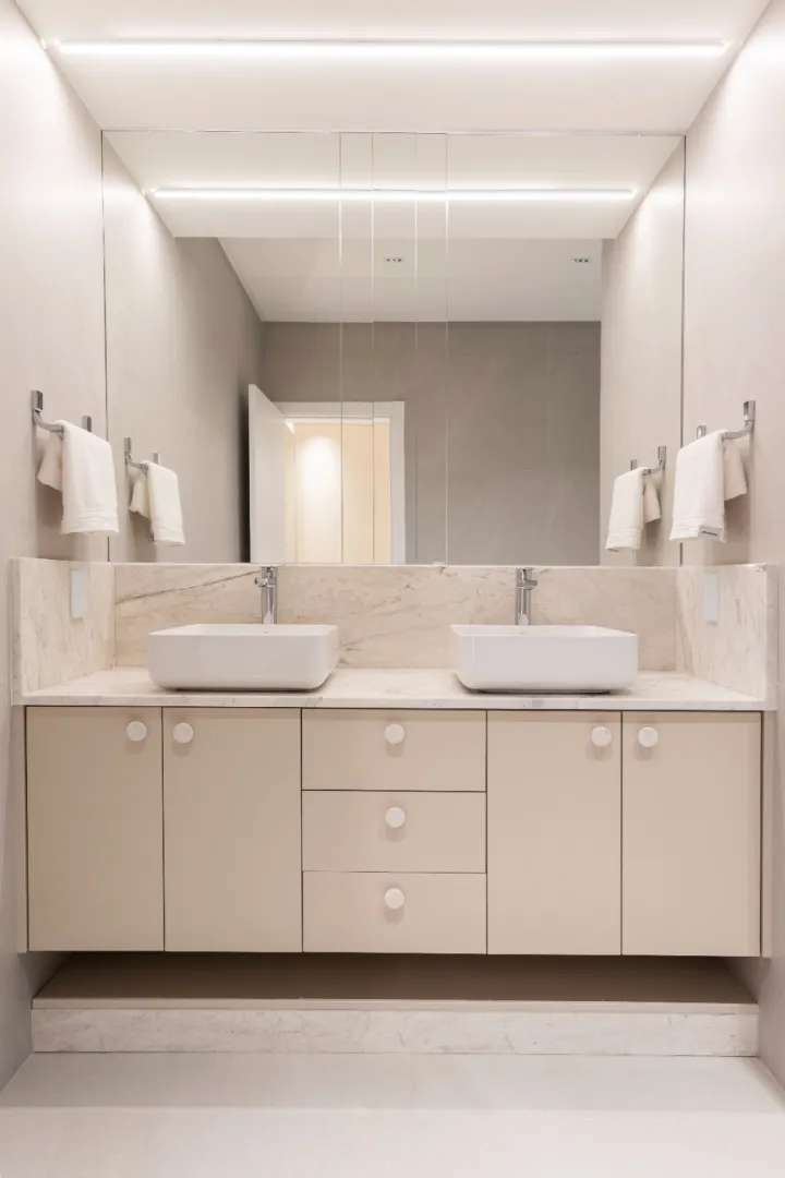 Cosmopolitan Residence &mdash; Unidade 801 | 151,16 m&sup2; e Alto Padr&atilde;o em Meia Praia, Itapema Rua 290 Itapema - 