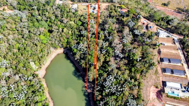 Ch&aacute;cara p&eacute; na &aacute;gua &agrave; venda na Fazenda S&atilde;o Pedro Rua Sacerdote Igaratá - 