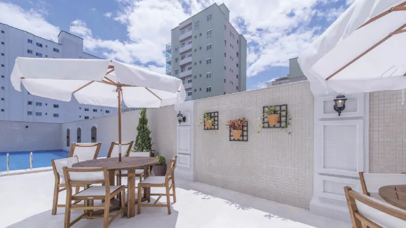 Rosas de Provence | Cobertura Duplex Quadra Mar com 4 Su&iacute;tes &agrave; Venda em Meia Praia Rua 301 Itapema - 