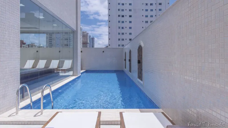 Rosas de Provence | Cobertura Duplex Quadra Mar com 4 Su&iacute;tes &agrave; Venda em Meia Praia Rua 301 Itapema - 