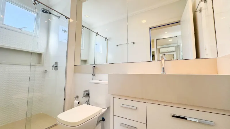 Rosas de Provence | Cobertura Duplex Quadra Mar com 4 Su&iacute;tes &agrave; Venda em Meia Praia Rua 301 Itapema - 