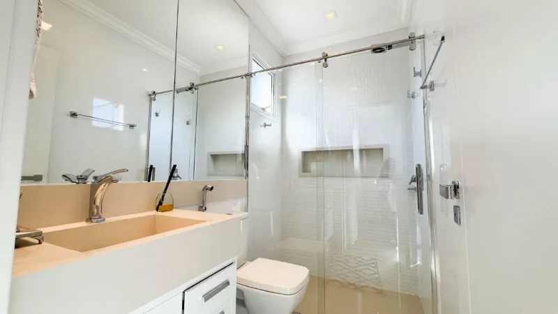 Rosas de Provence | Cobertura Duplex Quadra Mar com 4 Su&iacute;tes &agrave; Venda em Meia Praia Rua 301 Itapema - 