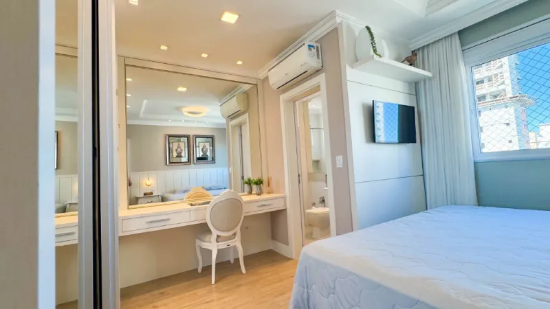 Rosas de Provence | Cobertura Duplex Quadra Mar com 4 Su&iacute;tes &agrave; Venda em Meia Praia Rua 301 Itapema - 