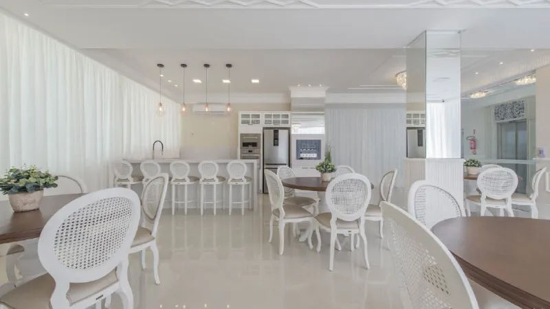 Rosas de Provence | Cobertura Duplex Quadra Mar com 4 Su&iacute;tes &agrave; Venda em Meia Praia Rua 301 Itapema - 