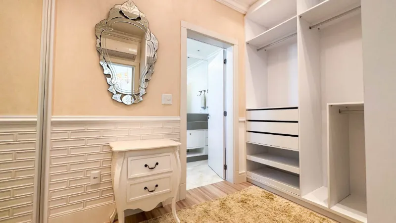 Rosas de Provence | Cobertura Duplex Quadra Mar com 4 Su&iacute;tes &agrave; Venda em Meia Praia Rua 301 Itapema - 