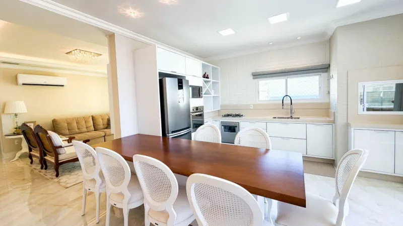 Rosas de Provence | Cobertura Duplex Quadra Mar com 4 Su&iacute;tes &agrave; Venda em Meia Praia Rua 301 Itapema - 