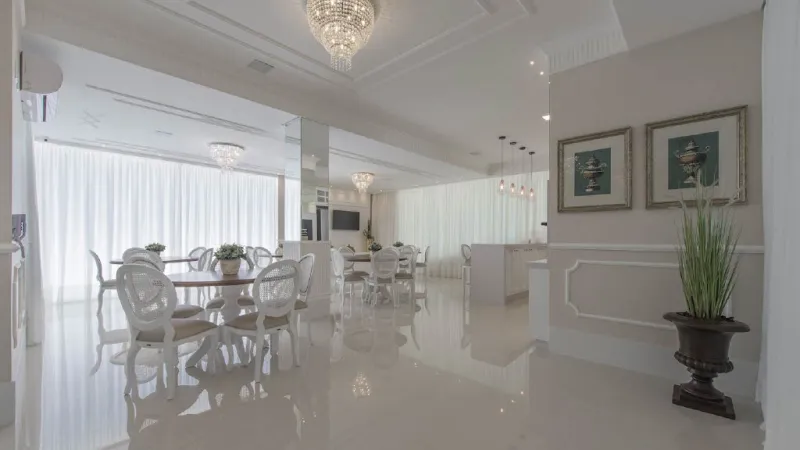 Rosas de Provence | Cobertura Duplex Quadra Mar com 4 Su&iacute;tes &agrave; Venda em Meia Praia Rua 301 Itapema - 