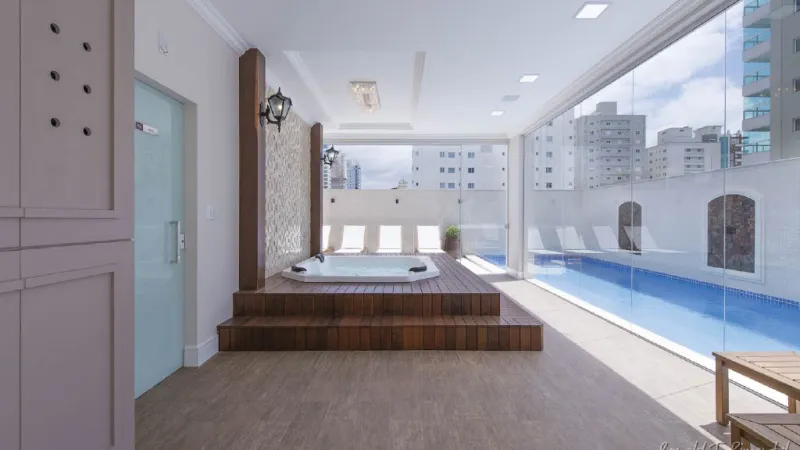 Rosas de Provence | Cobertura Duplex Quadra Mar com 4 Su&iacute;tes &agrave; Venda em Meia Praia Rua 301 Itapema - 