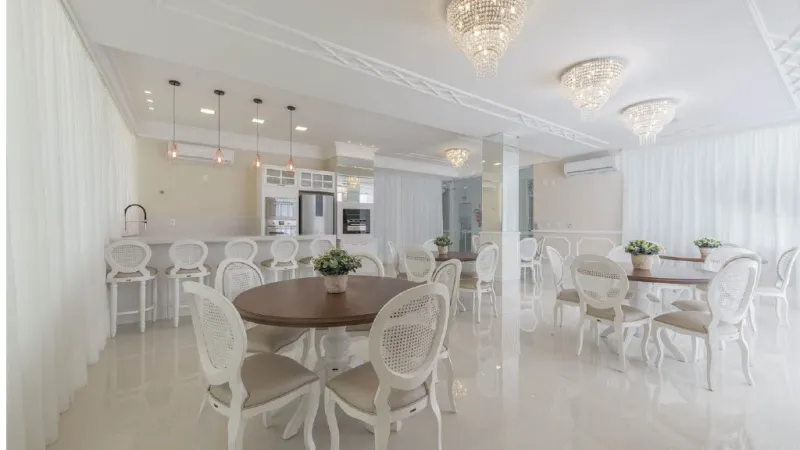 Rosas de Provence | Cobertura Duplex Quadra Mar com 4 Su&iacute;tes &agrave; Venda em Meia Praia Rua 301 Itapema - 