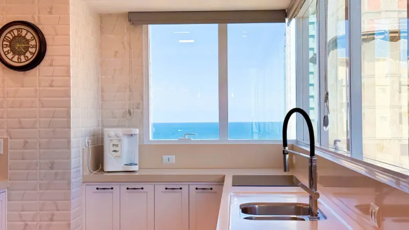 Rosas de Provence | Cobertura Duplex Quadra Mar com 4 Su&iacute;tes &agrave; Venda em Meia Praia Rua 301 Itapema - 