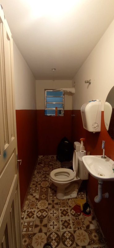1 Salão 8 salas   3 banheiros 2 Vagas R. Conselheiro Ramalho, 465 São Paulo - 